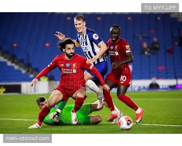 数据复盘：通过传球网络图分析曼城对阵利物浦时的中场控制力变化。