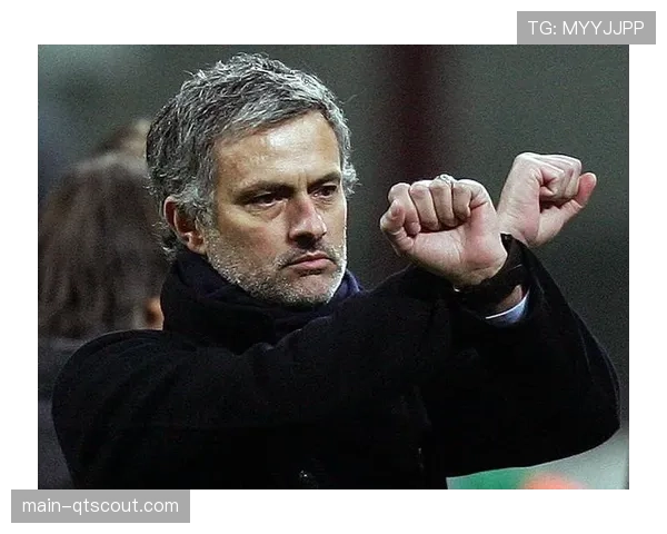 特写：里昂球迷在全新官方App“沉浸模式”下，通过手机AR观看球员热区图